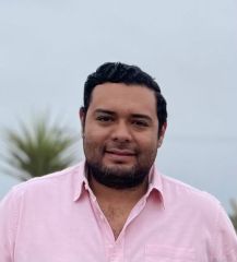 Ver fotografía completa Lic. Luis Roberto Medina Rodriguez