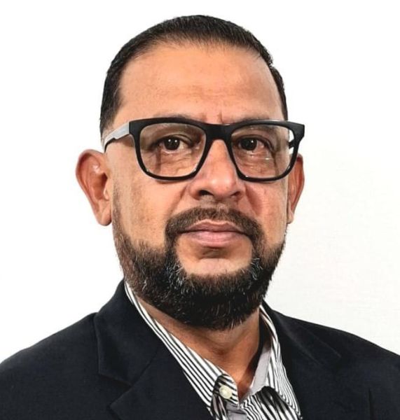 Ver fotografía completa Lic. Roberto García