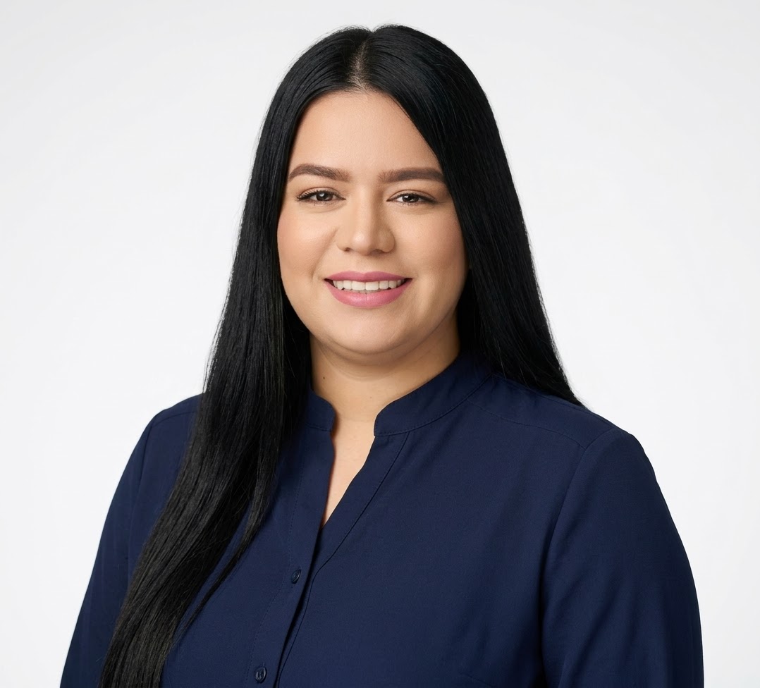 Ver fotografía completa GABRIELA AZUCENA DAVILA KEENER